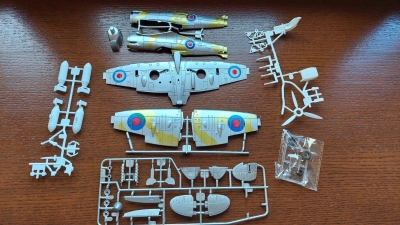 4D model nacvakávací stavebnice Spitfire (stříbrná) 1:48